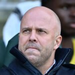 Arne Slot z Liverpoolu bojuje o záchranu svojej práce