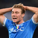 Sklamanie Rasmusa Hojlunda z Neapola počas zápasu Serie A medzi SSC Neapol a Janov CFC na Stadio Diego Armando Maradona 5. októbra 2025 v talianskom Neapole