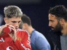 Správy z Man Utd: Obrat Alejandro Garnacho hovorí za všetko, keď sa podpísal Ruben Amorim Alejandro Garnacho z Chelsea oslavuje strelenie prvého gólu svojho tímu počas zápasu Premier League medzi Chelsea a Sunderlandom na Stamford Bridge.