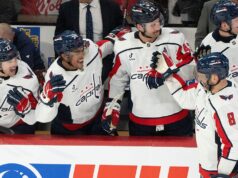 Správy z NHL: Alex Ovečkin z Capitals sa hetrikom posunul na bodovanú listinu NHL Správy z NHL: Alex Ovečkin z Capitals sa hetrikom posunul na bodovanú listinu NHL