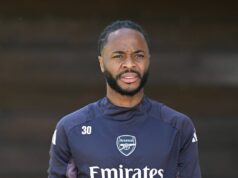 Sterling čelí zlodejom pri invázii domov, aby „chránil rodinu“ | Futbal | Šport Sterling čelí zlodejom pri invázii domov, aby „chránil rodinu“ | Futbal | Šport