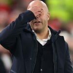 Liverpool zdolal PSV 4:1, aby zvýšil tlak na podpaľovaného šéfa Arneho Slotu