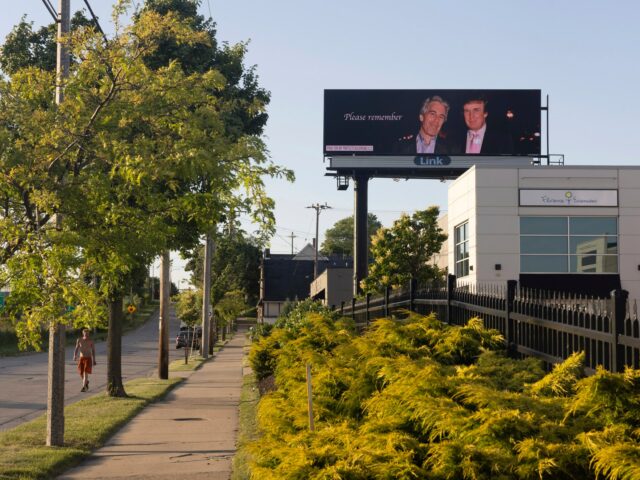 Strávil Trump Deň vďakyvzdania 2017 s Epsteinom? | Správy Donalda Trumpa
