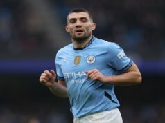 Stredopoliar Manchestru City čelí ďalšiemu kúzlu na vedľajšej koľaji. Stredopoliar Manchestru City čelí ďalšiemu kúzlu na vedľajšej koľaji.