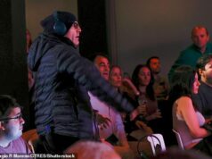 Strýko Luisa Rubialesa prerušil mlčanie a zasypal svojho zneucteného bývalého šéfa španielskeho futbalového synovca na slávnostnom uvedení knihy EGGS – ako „nemilosrdný“ príbuzný vtip: „Mám pocit, že som sa práve vrátil z dovolenky v Benidorme“ Luis Ruben Rubiales tvrdil, že mám pocit, akoby som sa práve vrátil z dovolenky v Benidorme po tom, čo vo štvrtok počas slávnostného uvedenia knihy na trh hádzal vajíčka do jeho zneucteného synovca.