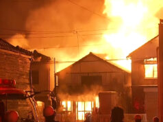 Štvrťou v Japonsku sa šíri obrovský požiar | Newsfeed Štvrťou v Japonsku sa šíri obrovský požiar | Newsfeed