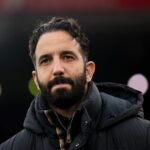 Elliot Anderson z Nottingham Forest sa sťažuje