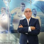 Jonathana Barnetta, vtedajšieho vlastníka Stellar Group, Forbes v roku 2019 vymenoval za najlepšieho svetového agenta po tom, čo vyjednal futbalové zmluvy v hodnote 1,04 miliardy libier.