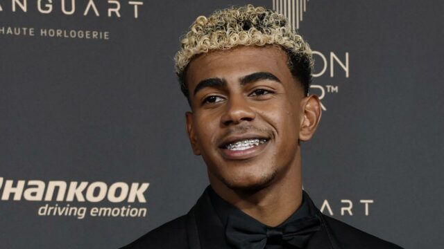 Svetová jedenástka mužov FIFPro: Yamal sa stal najmladším hráčom, ktorý bol menovaný v tíme roka
