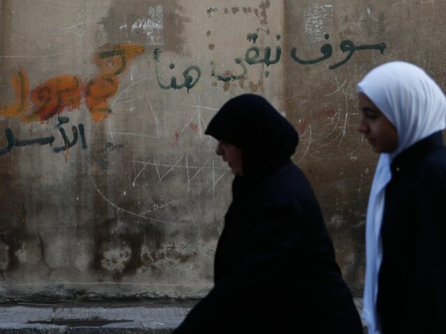 Sýria predĺžila zákaz vychádzania v Homse, keďže zabíjanie môže rozdúchať Sýria predĺžila zákaz vychádzania v Homse, keďže zabíjanie môže rozdúchať sektárske napätie | Správy o konflikte