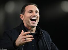 Tajomstvá neuveriteľného titulu Coventry City: Ako „chameleoni“ Franka Lamparda miešajú svoje taktiky, prečo strelili toľko gólov, kľúčový hráč, ktorý ich poháňa ďalej… a jedna vec, ktorá ich môže vykoľajiť Frank Lampard má svoj tím z Coventry City, ktorý hrá rôznymi spôsobmi – a k veľkému úspechu, keďže má na čele šampionátu 10-bodový náskok.