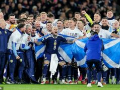 Takže teraz, keď sa to Škótsku konečne podarilo a národ sa radoval, aký vplyv majú muži Steva Clarka na Najväčšej šou na Zemi? Steve Clarke si v utorok v Hampdene užíva magický moment so svojimi hráčmi a personálom