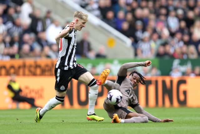 Taliansky obranca označil hviezdu Newcastlu za najpôsobivejšieho súpera Premier League v sezóne 2025-26
