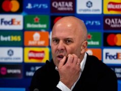 Teória o Liverpoolskej šatni sa objavuje, keď Arne Slot čelí kľúčovým otázkam Arne Slot