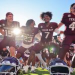 Texas A&M sa vracia z 27-bodového deficitu a zostáva neporazený