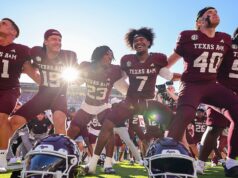 Texas A&M sa vracia z 27-bodového deficitu a zostáva neporazený Texas A&M sa vracia z 27-bodového deficitu a zostáva neporazený