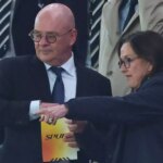 Charles a Vivienne Lewis počas zápasu tretieho kola Carabao Cupu medzi Tottenhamom Hotspur a Doncaster Rovers tento týždeň