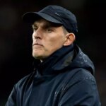 LONDÝN, ANGLICKO - 13. NOVEMBRA: Thomas Tuchel, manažér Anglicka, hovorí so svojimi hráčmi počas kvalifikačného zápasu FIFA MS 2026 medzi Anglickom a Srbskom na štadióne Wembley 13. novembra 2025 v Londýne v Anglicku. (Foto: Ryan Pierse/Getty Images)