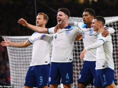 Thomas Tuchel odhaľuje, že NEBUDE hrať Harryho Kanea, Judea Bellinghama a Phila Fodena v rovnakom anglickom tíme, keďže šéf Three Lions priznáva, že pred majstrovstvami sveta čelí „ťažkým rozhodnutiam“ Thomas Tuchel povedal, že nebude hrať za Kanea (vľavo), Fodena (vpravo) a Belllinghama (druhý vpravo) v rovnakom anglickom tíme