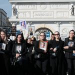 Tisíce ľudí demonštrovali v Severnom Macedónsku pred súdnym procesom za smrteľný požiar v nočnom klube | Správy