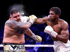 Tlačová konferencia Jake Paul vs Anthony Joshua NAŽIVO: Britská hviezda sa prvýkrát stretne zoči-voči nováčikovi na YouTube od potvrdenia kontroverzného zápasu v ťažkej váhe o 140 miliónov libier DIRIYAH, SAUDSKÁ ARÁBIA – 7. DECEMBER: Anthony Joshua udrel Andyho Ruiza Jr. počas zápasu o titul svetovej ťažkej váhy IBF, WBA, WBO a IBO medzi Andym Ruizom Jr. a Anthonym Joshuom počas zápasového boxerského vystúpenia „Clash on the Dunes“ v Diriy07, december 19. decembra v Diriy07 Saudi Season Arábia (Foto Richard Heathcote/Getty Images) Dvojnásobný majster sveta v ťažkej váhe Anthony Joshua bude bojovať s hviezdou YouTube Jakeom Paulom.