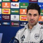 Mikel Arteta počas svojej tlačovej konferencie pred súbojom o vrchol tabuľky medzi Arsenalom a Bayernom Mníchov v Lige majstrov