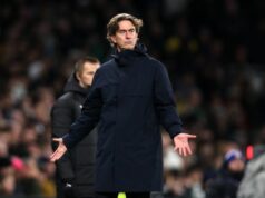 Tlačová konferencia Thomasa Franka NAŽIVO – Šéf Tottenhamu o chybe Vicaria, reakcii fanúšikov a domácej forme Tlačová konferencia Thomasa Franka NAŽIVO - Šéf Tottenhamu o chybe Vicaria, reakcii fanúšikov a domácej forme