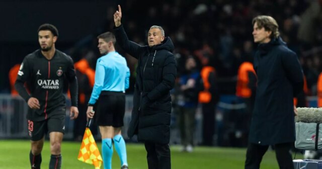 To, čo si Luis Enrique myslel o Tottenhame počas zápasu Luis Enrique a Thomas Frank počas zápasu Ligy majstrov UEFA medzi Parížom Saint-Germain a Tottenhamom Hotspur v Parc des Princes