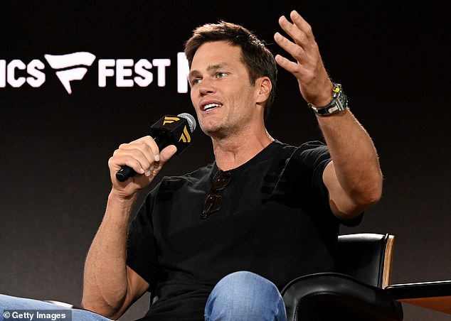 Tom Brady propaguje bombový „prelom v rakovine“ od miliardárskeho lekára, Tom Brady naštartoval rozhovor s lekárom, ktorý naznačuje veľký zlom v oblasti rakoviny