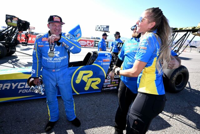 Tony Stewart odhaľuje veľkú „prekážku“, ktorú musel prekonať, keď chodil s Leah Pruett
