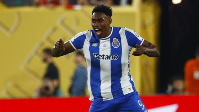 Tottenham ponúkol šancu uzavrieť „neodolateľnú dohodu“ za 80 miliónov eur Tottenham ponúkol šancu uzavrieť „neodolateľnú dohodu“ za 80 miliónov eur hviezdy; Januárový obchod nie je vylúčený