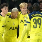 Thomas Frank má pred tímom Tottenham Hotspur veľa rozhodnutí, aby sa v sobotu večer postavil Fulhamu v Premier League.