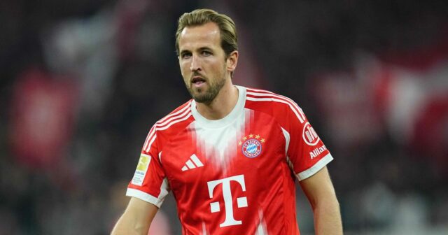 Tottenham utrpel prestupovú ranu Harryho Kanea, keď dal jasne najavo KOLÍN NAD RÝNOM, NEMECKO - 29. OKTÓBRA: Harry Kane z FC Bayern Mníchov oslavuje strelenie druhého gólu svojho tímu počas zápasu Pohára DFB medzi 1. FC Köln a FC Bayern München na RheinEnergieStadion 29. októbra 2025 v nemeckom Kolíne nad Rýnom. (Foto: A. Scheuber/FC Bayern cez Getty Images)