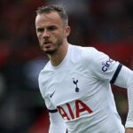 James Maddison je videný s ustupujúcou vlasovou líniou v roku 2023