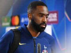 Tréner Anglicka a Tottenhamu tragicky prišiel o manželku a pokazil sa v tímovom autobuse Justin Cochrane sa vyjadril k smrti svojej manželky Leanne.