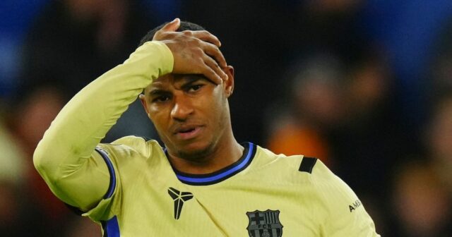 Tréner Barcelony vydal jasné posolstvo Marcusa Rashforda po tom, čo Marcus Rashford si položí ruku na hlavu.