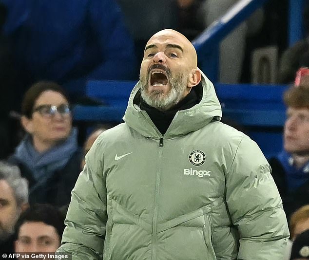Tréner Chelsea Enzo Maresca sa pohoršoval nad rozhodcom kvôli nezrovnalostiam Tréner Chelsea Enzo Maresca kritizoval nekonzistentných rozhodcov, ktorí v poslednej dobe trápili Blues