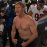 Tréner Chicago Bears Ben Johnson si vyzliekol dres po výhre nad Philadelphia Eagles