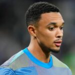 Trent Alexander-Arnold vypískal pri návrate do Liverpoolu, keď publikum na Anfielde jasne vyjadrilo svoje pocity | Futbal | Šport