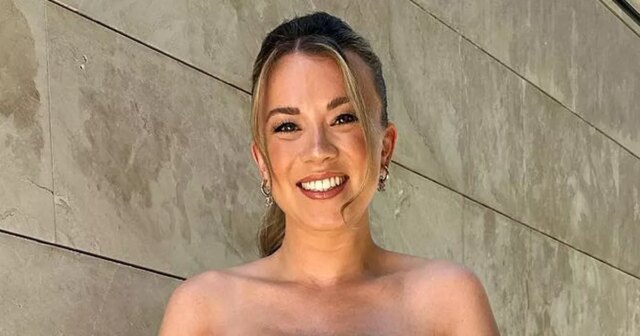 Trojslovná odpoveď Alana Shearera ako nádherná dcéra ikony Premier League Ohromujúca dcéra Alana Shearera Chloe sa zasnúbila