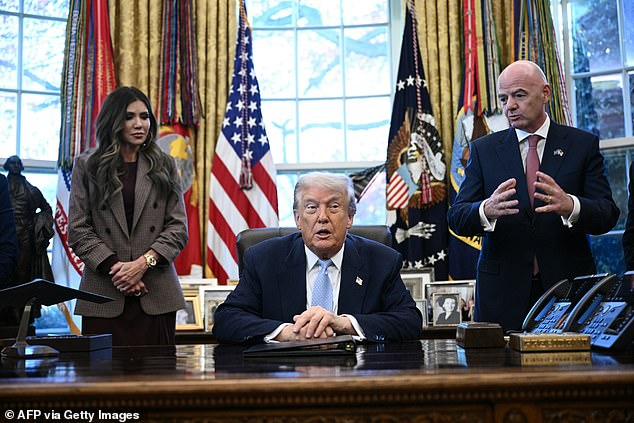 Trump oznamuje dôležité správy pre fanúšikov, ktorí sa zúčastňujú majstrovstiev Donald Trump oznámil, že fanúšikovia s lístkami na majstrovstvá sveta dostanú prednostné víza