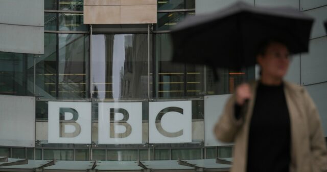 Trump sa vyhráža BBC žalobou v hodnote 1 miliardy dolárov za upravený prejav zo 6. januára | Správy z médií
