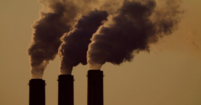 Trumpova administratíva znižuje limity na smrteľné znečistenie sadzami | Environment News
