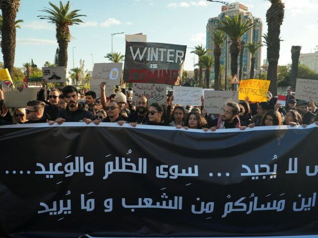 Tuniská polícia zatkla počas protestu opozičného predstaviteľa Chaima Issu | Správy
