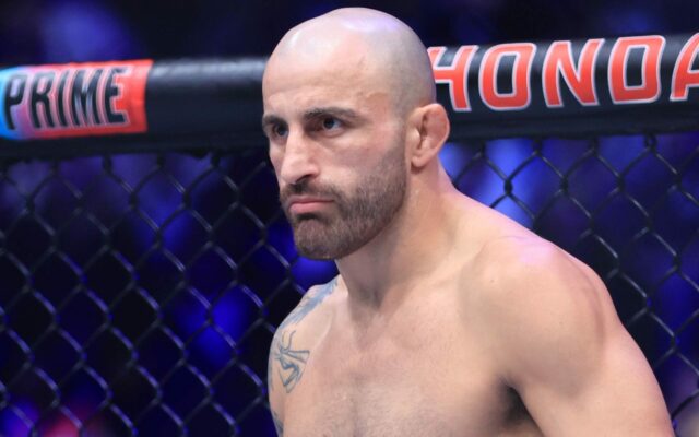 "UFC naozaj chcelo Lopesa" - Alexander Volkanovski oslovuje Lerone Murphyho a Movsara Evloeva, ktorí boli porazení za titul v prospech Diega Lopesa 
