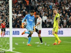 V momente bývalá hviezda Man City je zasypaná pohármi od nahnevaných fanúšikov – ako ďalší bývalý muž z Premier League je zasiahnutý raketou v chaotickom derby súboji Bývalý brankár Manchestru City Ederson bol cez víkend terčom pohárov z davu v istanbulskom derby