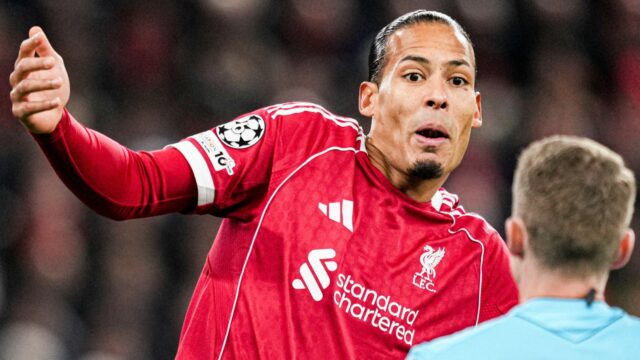 Van Dijk úbohý proti PSV ako kapitán Liverpoolu komicky ignoruje vlastnú predzápasovú správu
