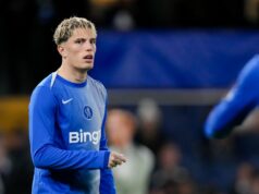 Varovanie Alejandra Garnacha bolo vydané napriek „skamenelému“ verdiktu Johna Terryho pre Chelsea Alejandro Garnacho z Chelsea FC sa pozerá na zápas MD3 fázy Ligy majstrov UEFA 2025/26 medzi Chelsea FC a AFC Ajax na Stamford Bridge 22. októbra 2025 v Londýne v Anglicku