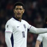 Angličan Jude Bellingham reaguje počas kvalifikačného zápasu MS 2026 proti Albánsku