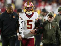 Velitelia čelia spätnej reakcii za to, že držali Jaydena Danielsa vo vypadnutom zápase uprostred zranenia Velitelia čelia spätnej reakcii za to, že držali Jaydena Danielsa vo vypadnutom zápase uprostred zranenia